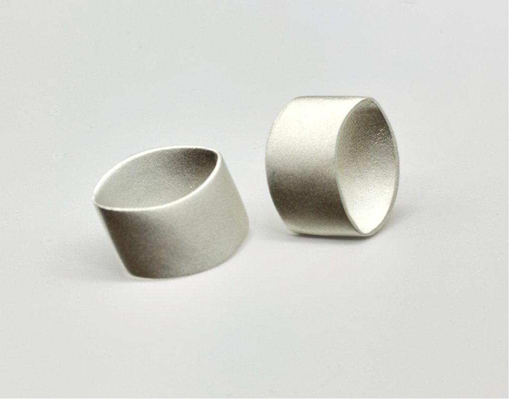 Geometric Resolve Studs