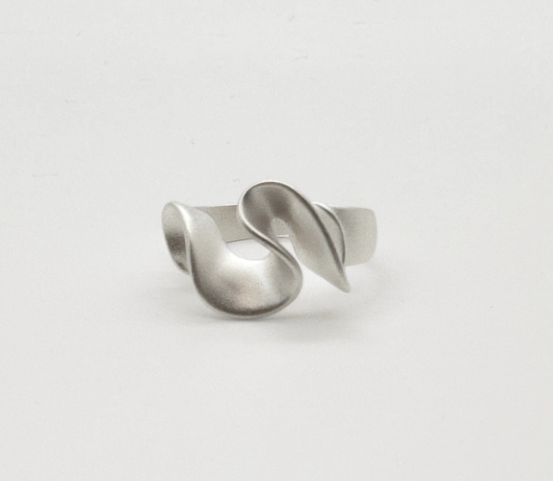 Instinct Crease Open Ring