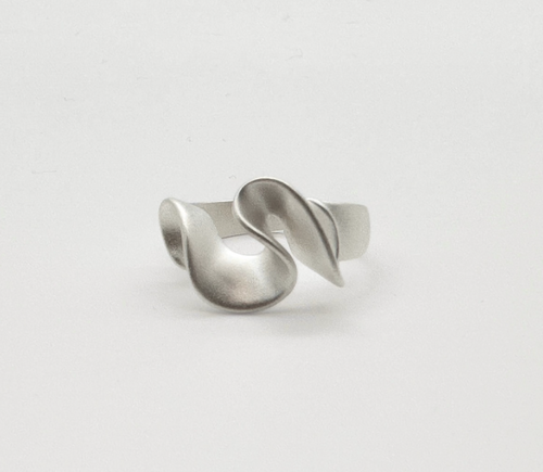 Instinct Crease Open Ring