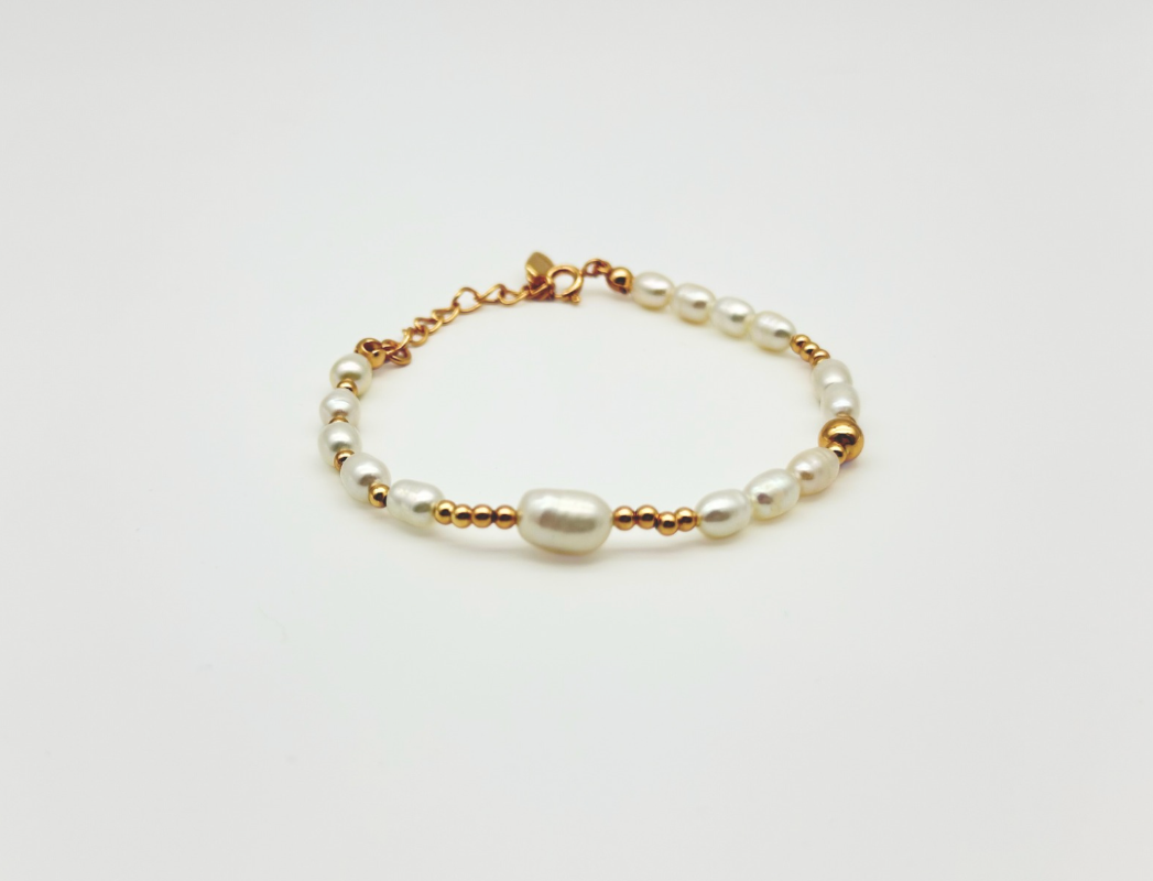 Line & Pearl Bracelet