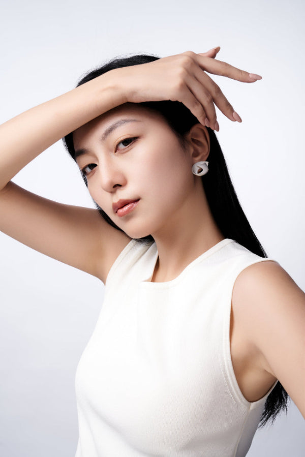 The Flowing Cloud Studs
